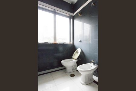 Casa para alugar com 500m², 4 quartos e 8 vagas Casa para alugar com 500m², 4 quartos e 8 vagasBanheiro Suíte