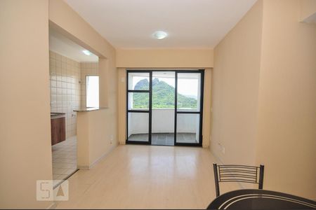 Sala de apartamento para alugar com 2 quartos, 50m² em Jacarepaguá, Rio de Janeiro