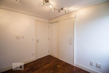 Quarto suíte de apartamento à venda com 2 quartos, 90m² em Vila Madalena, São Paulo