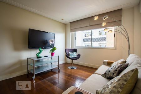 Sala de estar de apartamento à venda com 2 quartos, 90m² em Vila Madalena, São Paulo