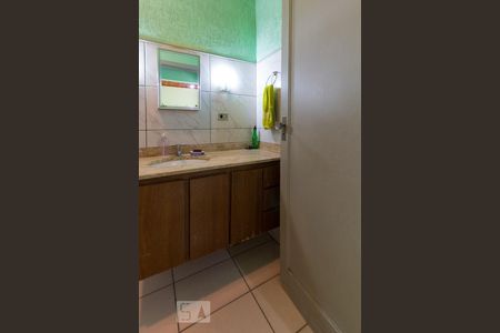 Banheiro de casa para alugar com 3 quartos, 150m² em Itaim Bibi, São Paulo