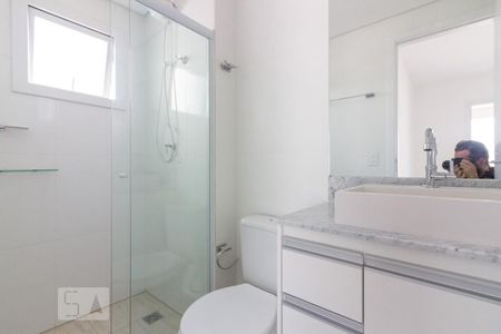 Banheiro de apartamento para alugar com 1 quarto, 42m² em Vila Diva (zona Norte), São Paulo
