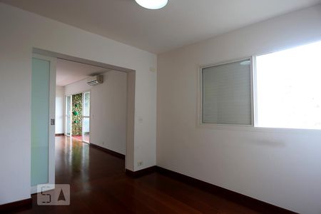 Sala de TV  de apartamento para alugar com 2 quartos, 118m² em Alto de Pinheiros, São Paulo