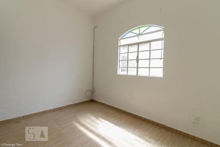 Quarto 1 de casa para alugar com 2 quartos, 90m² em Sagrada Família, Belo Horizonte