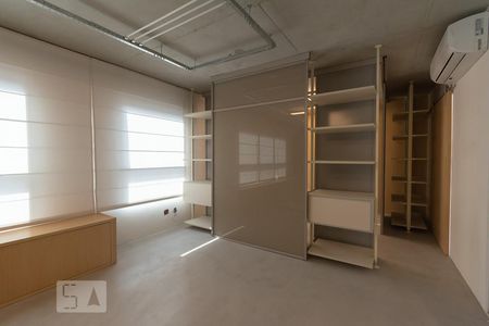 Sala de apartamento para alugar com 1 quarto, 74m² em Jardim das Acácias, São Paulo