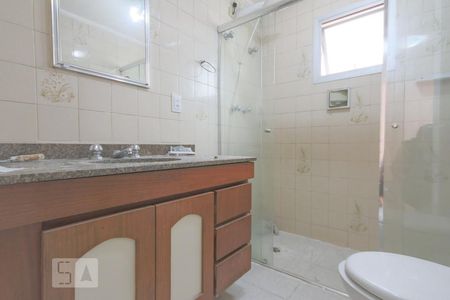 Banheiro  de apartamento para alugar com 3 quartos, 90m² em Vila Firmiano Pinto, São Paulo