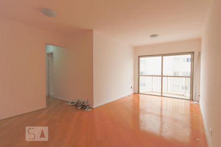 Sala de apartamento para alugar com 3 quartos, 90m² em Vila Firmiano Pinto, São Paulo