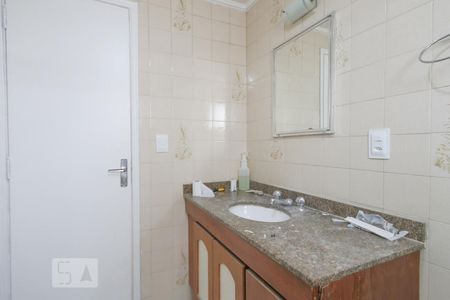 Banheiro  de apartamento para alugar com 3 quartos, 90m² em Vila Firmiano Pinto, São Paulo