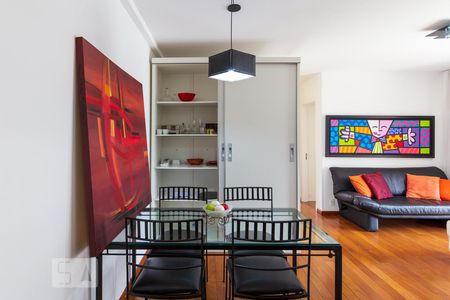 Sala de apartamento para alugar com 2 quartos, 65m² em Vila Olímpia, São Paulo