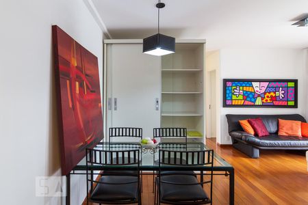 Sala de apartamento para alugar com 2 quartos, 65m² em Vila Olímpia, São Paulo