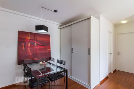 Sala de apartamento para alugar com 2 quartos, 65m² em Vila Olímpia, São Paulo