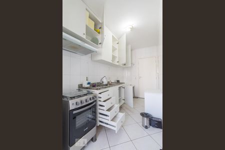 Cozinha de apartamento para alugar com 2 quartos, 64m² em Perdizes, São Paulo