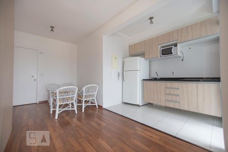 Sala / Cozinha  de kitnet/studio à venda com 1 quarto, 48m² em Centro, Jundiaí