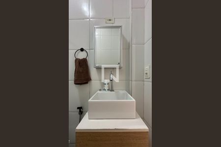 Banheiro de kitnet/studio para alugar com 1 quarto, 25m² em Botafogo, Rio de Janeiro