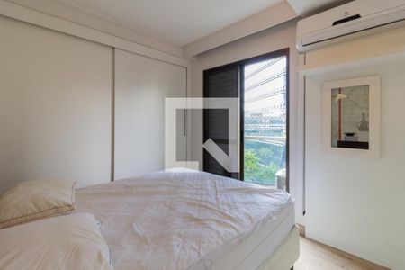 Suíte de apartamento para alugar com 2 quartos, 64m² em Vila Olímpia, São Paulo