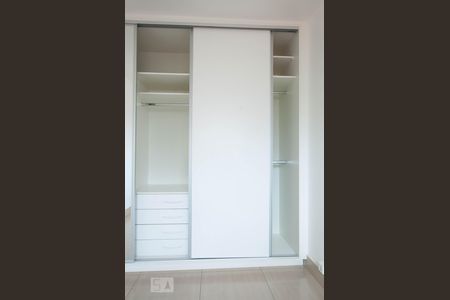 Quarto 2 de apartamento para alugar com 2 quartos, 66m² em Setor Bela Vista, Goiânia