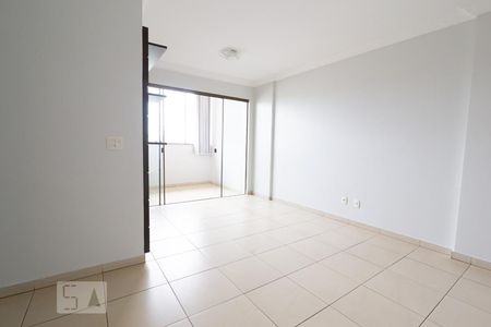 Sala de apartamento para alugar com 3 quartos, 77m² em Setor Oeste, Goiânia