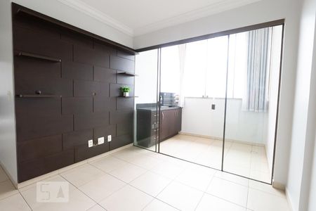 Sala de apartamento para alugar com 3 quartos, 77m² em Setor Oeste, Goiânia