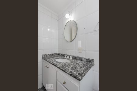 Banheiro de apartamento para alugar com 1 quarto, 50m² em Vila São Francisco, São Paulo