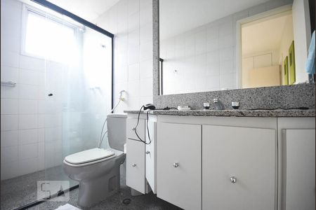 Banheiro suíte 1 de apartamento à venda com 3 quartos, 195m² em Jardim Colombo, São Paulo