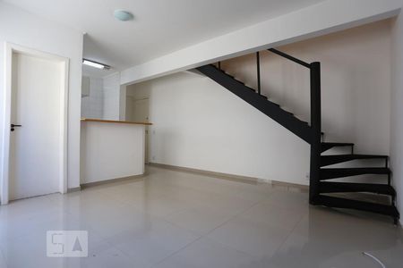 Sala de apartamento para alugar com 2 quartos, 78m² em Alphaville Industrial, Barueri