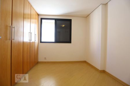 Quarto 02 de apartamento para alugar com 2 quartos, 78m² em Alphaville Industrial, Barueri