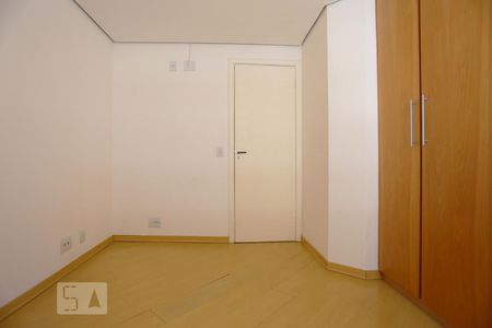 Quarto 02 de apartamento para alugar com 2 quartos, 78m² em Alphaville Industrial, Barueri