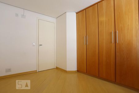 Quarto 02 de apartamento para alugar com 2 quartos, 78m² em Alphaville Industrial, Barueri