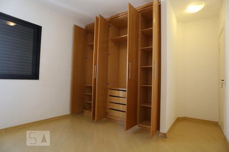 Quarto 01 de apartamento para alugar com 2 quartos, 78m² em Alphaville Industrial, Barueri