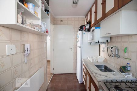 Cozinha de apartamento para alugar com 1 quarto, 42m² em Cerqueira César, São Paulo