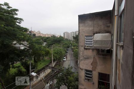 Vista Sala de apartamento à venda com 2 quartos, 70m² em Fátima, Niterói