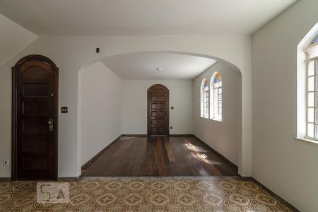 Sala de casa para alugar com 4 quartos, 280m² em Ipiranga, Belo Horizonte