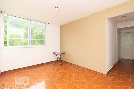 Sala de apartamento para alugar com 2 quartos, 40m² em Santa Rosa, Niterói