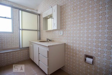 Banheiro suíte de apartamento para alugar com 3 quartos, 125m² em Sumarezinho, São Paulo