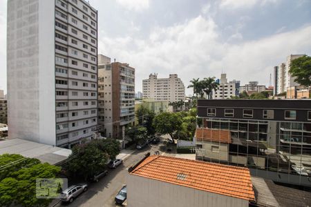 Varanda vista de apartamento para alugar com 2 quartos, 65m² em Pinheiros, São Paulo