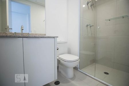 Banheiro social de apartamento para alugar com 2 quartos, 65m² em Pinheiros, São Paulo