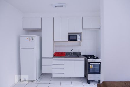 Cozinha de apartamento para alugar com 1 quarto, 33m² em Barra Funda, São Paulo