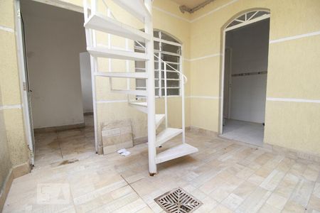 Área externa de casa à venda com 3 quartos, 230m² em Vila Progredior, São Paulo