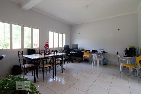 Sala de casa à venda com 4 quartos, 230m² em Vila Industrial, Campinas