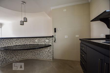 Cozinha de apartamento para alugar com 2 quartos, 85m² em Santo Amaro, São Paulo