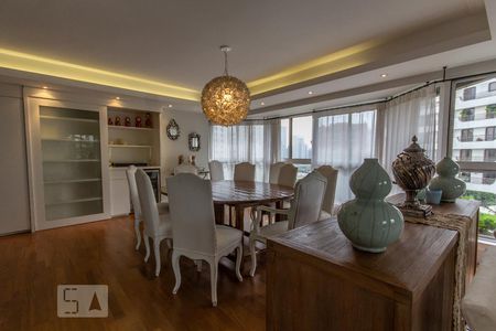 Sala de apartamento à venda com 3 quartos, 200m² em Vila Morumbi, São Paulo