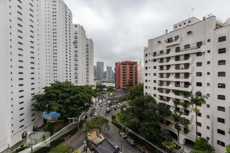 Sala (vista) de apartamento à venda com 3 quartos, 200m² em Vila Morumbi, São Paulo