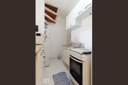 Cozinha de apartamento para alugar com 1 quarto, 55m² em Cambuí, Campinas