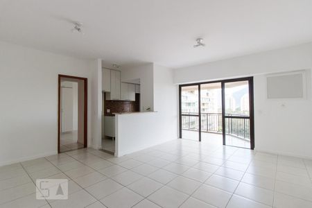 Apartamento Para Alugar Com 2 Quartos Em Barra Da Tijuca Rio De Janeiro Por R 2 100 00 Quintoandar