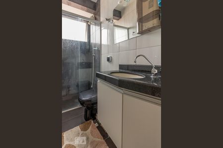 Banheiro  de apartamento para alugar com 2 quartos, 60m² em Floresta, Belo Horizonte