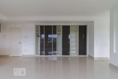 Sala de kitnet/studio à venda com 1 quarto, 65m² em Empresarial 18 do Forte, Barueri