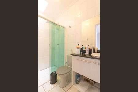 Banheiro 2  de casa à venda com 3 quartos, 135m² em Vila Brasílio Machado, São Paulo