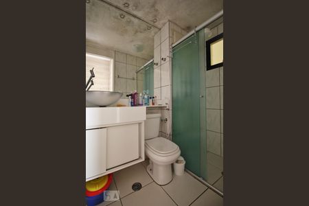 Banheiro de apartamento para alugar com 2 quartos, 57m² em Jardim das Vertentes, São Paulo