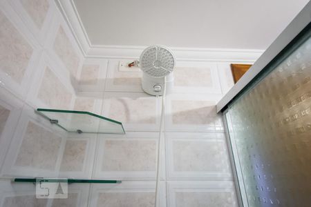 Banheiro de apartamento para alugar com 3 quartos, 75m² em Vila Gilda, Santo André