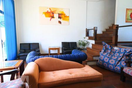 Sala de casa para alugar com 3 quartos, 500m² em Jardim São Bento, São Paulo